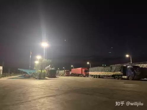 高速服务区过夜会加过路费么，在高速服务器过夜过路费会不会变多一点